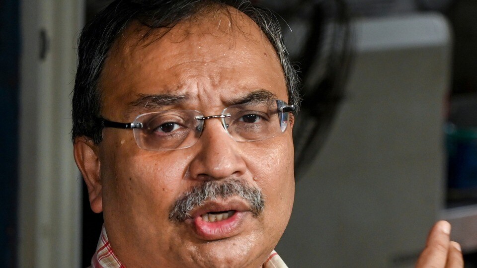 এবার স্ট্যান্ডিং ওভেশনের কেন্দ্রে ছিলেন তৃণমূল বিধায়ক ও দলের অন্যতম মুখপাত্র কুণাল ঘোষ। (PTI)
