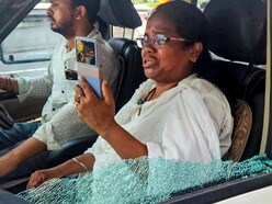 মহুয়া মৈত্রকে তোপ দেগেই কি বিস্ফোরক মিতালি বাগ?