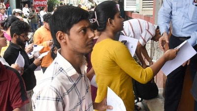 কাউন্সেলিংয়ে দেরি কেন? শিক্ষা সচিবকে তুমুল ভর্ৎসনা কলকাতা হাইকোর্টের। (ছবিটি প্রতীকী, সৌজন্যে এএনআই) কাউন্সেলিংয়ে দেরি কেন? শিক্ষা সচিবকে তুমুল ভর্ৎসনা কলকাতা হাইকোর্টের। (ছবিটি প্রতীকী, সৌজন্যে এএনআই)