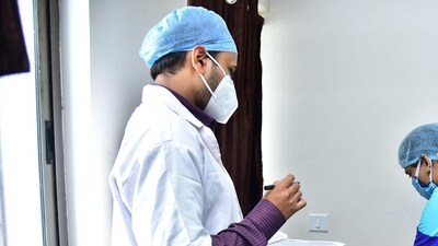 The 26-year-old doctor works 19 hours a day to earn less than ₹50,000 per month (Representational image) The 26-year-old doctor works 19 hours a day to earn less than ₹50,000 per month (Representational image)