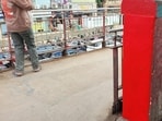 WR trials anti-paan stain red coating at Matunga Road to tackle spit menace