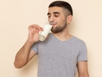 Doctors debunk myths linking milk consumption with osteoporosis, asserting that moderate intake does not harm bone health. (Freepik)