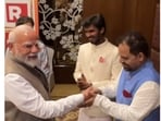 Prime Minister Modi with the cast of Panchayat.