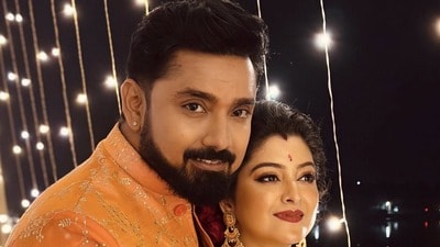 সুখবর দেবেন শ্বেতা-রুবেল? যমুনা ঢাকি’র সেই চেনা রসায়ন কি আবারও ফিরছে? সুখবর দেবেন শ্বেতা-রুবেল? যমুনা ঢাকি’র সেই চেনা রসায়ন কি আবারও ফিরছে?