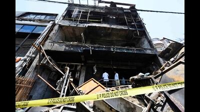 Forensic Science Laboratory (FSL) and Special Investigation Team (SIT) members are on site for an investigation in Lucknow. (HT) Forensic Science Laboratory (FSL) and Special Investigation Team (SIT) members are on site for an investigation in Lucknow. (HT)