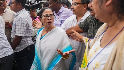 পশ্চিমবঙ্গের প্রাক্তন মুখ্যমন্ত্রী মমতা বন্দ্যোপাধ্যায়। (ফাইল ছবি, সৌজন্যে পিটিআই) পশ্চিমবঙ্গের প্রাক্তন মুখ্যমন্ত্রী মমতা বন্দ্যোপাধ্যায়। (ফাইল ছবি, সৌজন্যে পিটিআই)