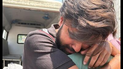 Shrey Srivastava, who studied with Sagar Pant, mourns the loss of his childhood friend killed in the Aliganj fire tragedy. (HT Photo) Shrey Srivastava, who studied with Sagar Pant, mourns the loss of his childhood friend killed in the Aliganj fire tragedy. (HT Photo)