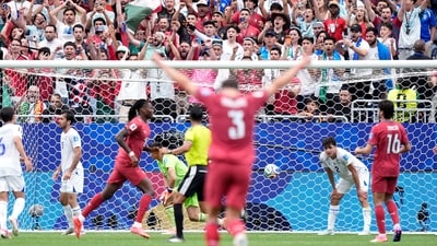 Rafael Leão, who entered the game in the 83rd, wrapped it up with the fifth goal in the night in the 87th minute. (AP Photo/Ashley Landis) Rafael Leão, who entered the game in the 83rd, wrapped it up with the fifth goal in the night in the 87th minute. (AP Photo/Ashley Landis)