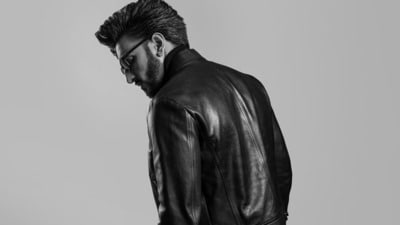 Ranveer Singh: ప్రభాస్, రజనీకాంత్, షారుఖ్ ఖాన్ రికార్డులు బ్రేక్.. ఒక్క సినిమాతో రూ.325 కోట్లు అందుకున్న స్టార్ ఇతడే Ranveer Singh: ప్రభాస్, రజనీకాంత్, షారుఖ్ ఖాన్ రికార్డులు బ్రేక్.. ఒక్క సినిమాతో రూ.325 కోట్లు అందుకున్న స్టార్ ఇతడే