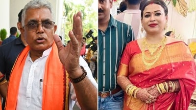দিলীপ ঘোষ এবং টিনা ভৌমিক সাহা। (ফাইল ছবি, সৌজন্যে পিটিআই ও সংগৃহীত) দিলীপ ঘোষ এবং টিনা ভৌমিক সাহা। (ফাইল ছবি, সৌজন্যে পিটিআই ও সংগৃহীত)