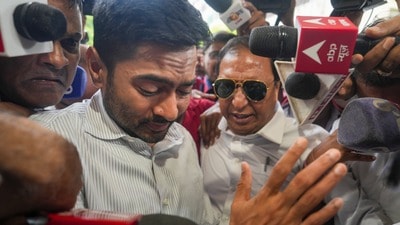 কলকাতা হাইকোর্টে ধাক্কা খেলেন অভিষেক বন্দ্যোপাধ্যায়। (ফাইল ছবি, সৌজন্যে পিটিআই) কলকাতা হাইকোর্টে ধাক্কা খেলেন অভিষেক বন্দ্যোপাধ্যায়। (ফাইল ছবি, সৌজন্যে পিটিআই)