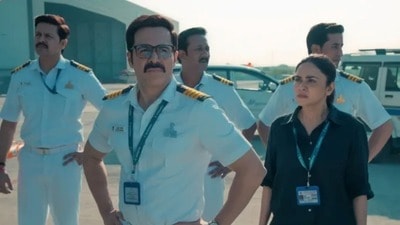Netflix Web Series: నెట్ఫ్లిక్స్లో 20 వారాలుగా టాప్ 10లో ఉన్న క్రైమ్ థ్రిల్లర్ వెబ్ సిరీస్.. గోల్డ్ స్మగ్లింగ్ ఇలా.. Netflix Web Series: నెట్ఫ్లిక్స్లో 20 వారాలుగా టాప్ 10లో ఉన్న క్రైమ్ థ్రిల్లర్ వెబ్ సిరీస్.. గోల్డ్ స్మగ్లింగ్ ఇలా..