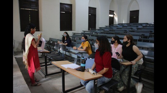 Teachers working in government schools, schools run by local self-government bodies, and recognised aided private primary, secondary and higher secondary schools across Maharashtra are eligible to apply. (REPRESENTATIVE PHOTO)