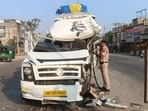 The mangled remains of the tempo traveller that left 8 family members injured in Ambala on Thursday. (HT Photo)