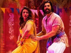 ১০৪ ডিগ্রি জ্বর নিয়ে ভোজপুরী আইটেম ডান্স! অক্ষয়ের পেশাদারিত্বে মুগ্ধ অক্ষরা সিং