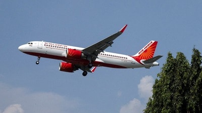 এয়ার ইন্ডিয়ার বিমান পাকিস্তানে ঢোকার আগে ৩ পাক ফ্লাইটও ভারতের এয়ারস্পেসে আসে! (REUTERS)