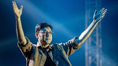 বাংলাদেশে হঠাৎ বাতিল অনুপমের কনসার্ট!আয়োজকরা বলছে,'স্বরাষ্ট্রমন্ত্রক থেকে..'