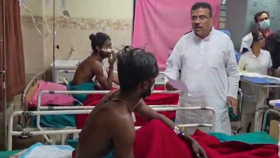 Kolkata, Jun 24 (ANI): West Bengal Chief Minister Suvendu Adhikari visited SSKM Hospital and met those injured in the Taratala warehouse shed collapse incident, in Kolkata on Wednesday. (CMO/ANI Video Grab) (CMO )