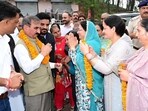 Himachal chief minister Sukhvinder Singh Sukhu being welcomed in Kasauli on Thursday. (HT Photo)