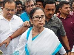 ২১ জুলাইয়ের শহিদ সমাবেশ আদৌ হবে কি না, তা নিয়ে জল্পনা তৈরি হয়েছিল।