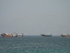 হরমুজ প্রণালীতে জাহাজে হামলা, বাড়ল তেলের দাম
