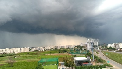 ద్రోణి ప్రభావం - ఏపీకి వర్ష సూచన (image source APSDMA) ద్రోణి ప్రభావం - ఏపీకి వర్ష సూచన (image source APSDMA)