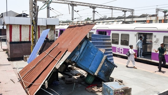 A view of the Dum Dum station area after an eviction drive against hawkers, in Kolkata last month. (ANI)