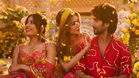 Cocktail 2 box office collection day 7: Homi Adajania's sequel stars Shahid Kapoor, Rashmika Mandanna and Kriti Sanon in lead roles.