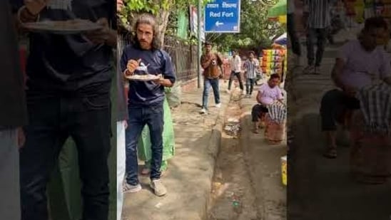 How walkable is Delhi? Chandni Chowk footpaths covered by 2-wheelers, hawkers