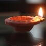 শুক্রবার বাড়ির এই ৫টি জায়গায় প্রদীপ জ্বালানো দেবী লক্ষ্মীর কৃপা দূর করে