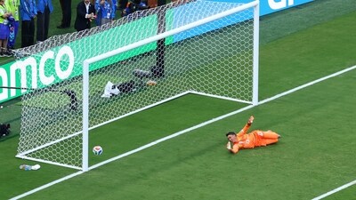 Fernando Muslera endured a nightmare moment when he spilled Alex Baena's harmless-looking strike into the net, gifting Spain a 1-0 win and a more favourable knockout path away from Argentina. (REUTERS)