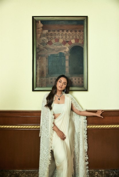 Outfit: Varun Chakkilam, Jewellery: Aisshpra Gems & Jewels Outfit: Varun Chakkilam, Jewellery: Aisshpra Gems & Jewels