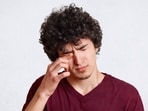 Know which common eye problem signs may overlap with serious ones. 