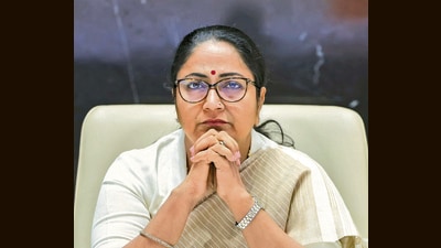 Gupta said that as of March 8, 2025, 5,005 officers and employees across 198 departments and offices were using e-Office (@BJP4Delhi) Gupta said that as of March 8, 2025, 5,005 officers and employees across 198 departments and offices were using e-Office (@BJP4Delhi)