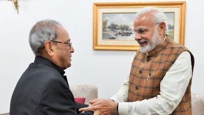 ডায়েরিতে মোদীর প্রশংসা করেছিলেন প্রণব মুখোপাধ্যায়, দাবি মেয়ে শর্মিষ্ঠার