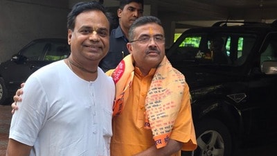 মুখ্যমন্ত্রী শুভেন্দু অধিকারীর সঙ্গে রাধারমণ দাস। (ফাইল ছবি, সৌজন্যে @RadharamnDas) মুখ্যমন্ত্রী শুভেন্দু অধিকারীর সঙ্গে রাধারমণ দাস। (ফাইল ছবি, সৌজন্যে @RadharamnDas)