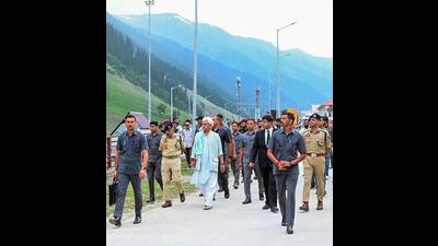 Jammu and Kashmir lieutenant governor Manoj Sinha reviews health, lodging, and other essential facilities at the Baltal base camp, in Ganderbal on Sunday. (ANI) Jammu and Kashmir lieutenant governor Manoj Sinha reviews health, lodging, and other essential facilities at the Baltal base camp, in Ganderbal on Sunday. (ANI)