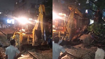 প্রায় আড়াই ঘণ্টা ধরে চলা এই অভিযানে স্টেশন এলাকা কার্যত সম্পূর্ণ দখলমুক্ত করা হয়। প্রায় আড়াই ঘণ্টা ধরে চলা এই অভিযানে স্টেশন এলাকা কার্যত সম্পূর্ণ দখলমুক্ত করা হয়।