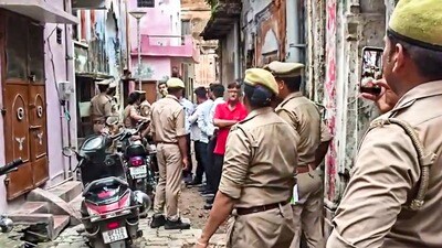 అయోధ్య రామాలయ విరాళాల వివాదం: ఎనిమిది మంది నిందితుల ఇళ్లలో పోలీసుల సోదాలు (PTI) అయోధ్య రామాలయ విరాళాల వివాదం: ఎనిమిది మంది నిందితుల ఇళ్లలో పోలీసుల సోదాలు (PTI)
