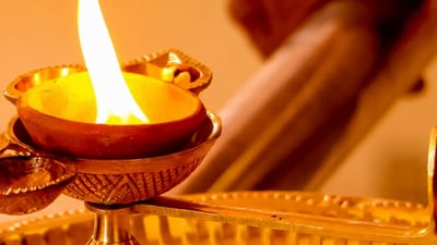 Deeparadhana Rules: ఇంట్లో దీపం ఇలా వెలిగిస్తేనే ఐశ్వర్యం.. పాటించాల్సిన నియమాలివే!