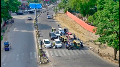 The dug up area for constructing slipway at Mall Road-Bharat Nagar Chowk in Ludhiana on Sunday. (Gurpreet Singh/HT) The dug up area for constructing slipway at Mall Road-Bharat Nagar Chowk in Ludhiana on Sunday. (Gurpreet Singh/HT)