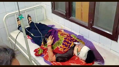 The victim at the civil hospital in Khanna on Sunday. (HT Photo) The victim at the civil hospital in Khanna on Sunday. (HT Photo)