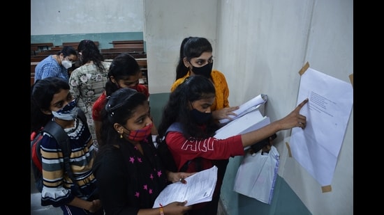 The department has witnessed a huge response to FYJC admissions this year. According to official figures, 1,437,656 students have registered for admissions to 9,649 junior colleges across Maharashtra (REPRESENTATIVE PHOTO)