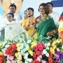 তখন সুখের সময়, বিধানসভা নির্বাচনে তৃণমূল কংগ্রেসের ভরাডুবির আগে মমতা ও রচনা বন্দ্যোপাধ্যায়। (ফাইল ছবি, সৌজন্যে ফেসবুক Rachana Banerjee)