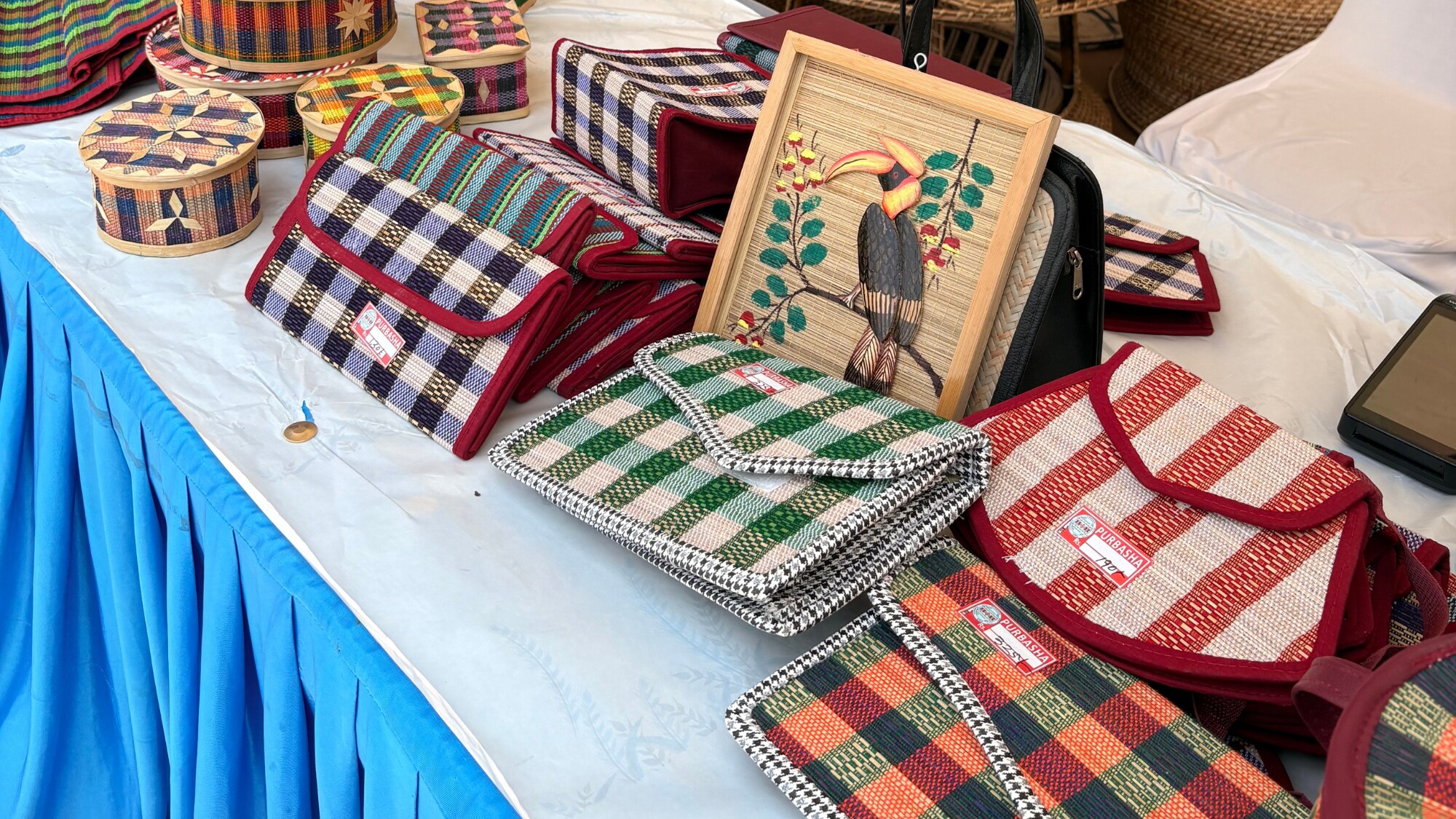 Handcrafted bamboo, jute bags and photo frames have become quite popular among the shoppers here. (Photo: Anshita Jain/HT) Handcrafted bamboo, jute bags and photo frames have become quite popular among the shoppers here. (Photo: Anshita Jain/HT)