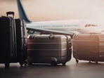 A comparison of top-rated suitcases under <span class='webrupee'>₹</span>5,000, covering features, storage, build quality and value for everyday travel.(Canva.com)