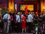 It’s a restaurant's choice to allow queues outside. But it does tell you something about how they regard their customers. 