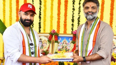 <p>రాపో23 మూవీకి రామ్ పోతినేని డైరెక్టర్. కథ కూడా అతనిదే. ఈ చిత్రాన్ని రాపో సినిమాటిక్స్ బ్యానర్ పై కృష్ణ పోతినేని నిర్మిస్తున్నాడు. </p> (x/RAPO_Cinematics) <p>రాపో23 మూవీకి రామ్ పోతినేని డైరెక్టర్. కథ కూడా అతనిదే. ఈ చిత్రాన్ని రాపో సినిమాటిక్స్ బ్యానర్ పై కృష్ణ పోతినేని నిర్మిస్తున్నాడు. </p> (x/RAPO_Cinematics)