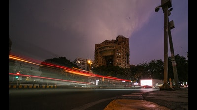 IMD has issued yellow alerts for thunderstorms till Thursday, while experts attribute the delayed monsoon to El Nino, weak western disturbances and easterly winds. (RAJ K RAJ /HT PHOTO) IMD has issued yellow alerts for thunderstorms till Thursday, while experts attribute the delayed monsoon to El Nino, weak western disturbances and easterly winds. (RAJ K RAJ /HT PHOTO)