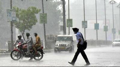 The district continued to witness warm and humid weather on Monday. (HT File) The district continued to witness warm and humid weather on Monday. (HT File)